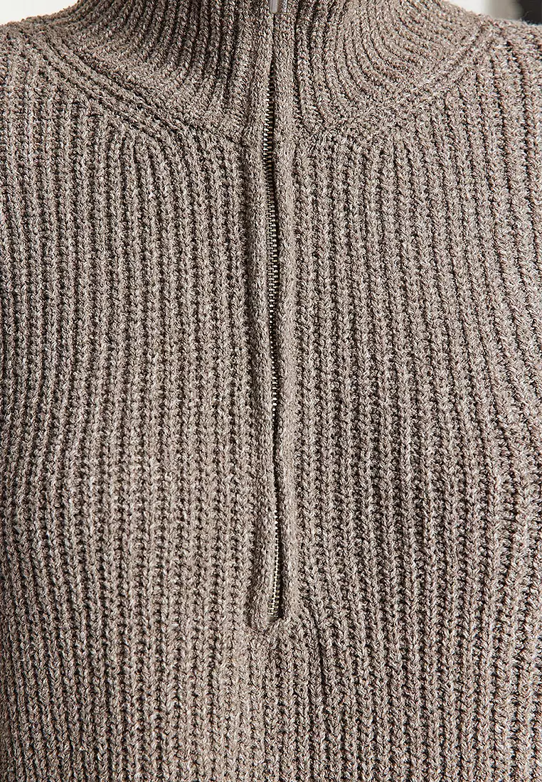 Trendyol Zip Slit Sweater